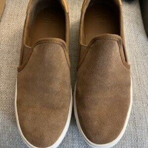 UGG Chestnut Slip- On Sneaker - 8.5